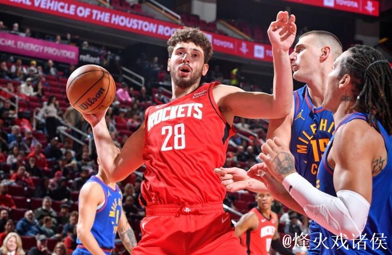 火箭三节86-89落后掘金,比赛胜负难料 火箭三节86-89落后掘金,比赛胜负难料